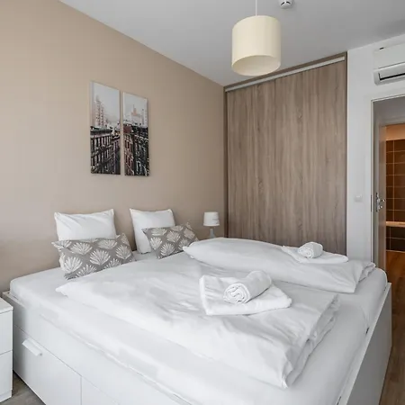 Apartment Corvex With Balcony