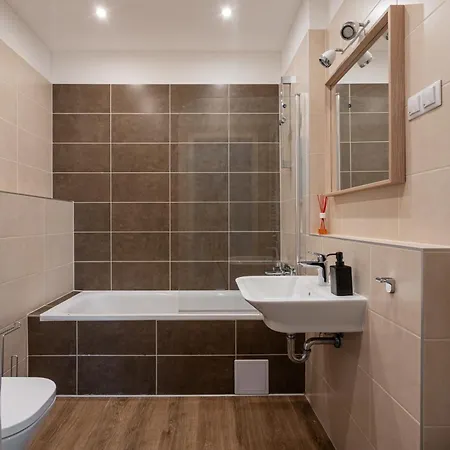 Corvex With Balcony *